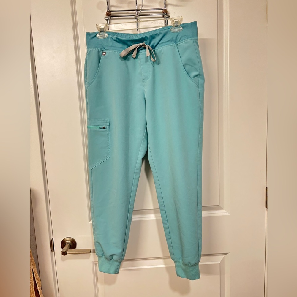 FIGS Zamora jogger pants (Petite Medium)